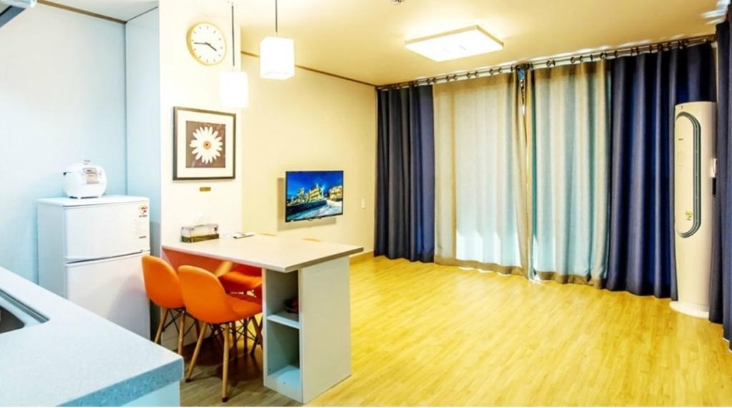 维拉梅尔奇度假屋 西归浦市 外观 照片